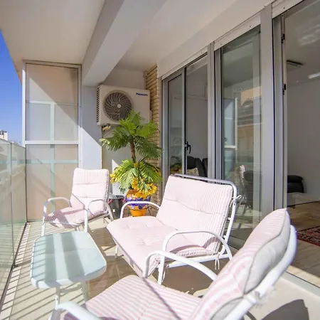 דירה Beautiful Two Bedroom Next To The Beachfront