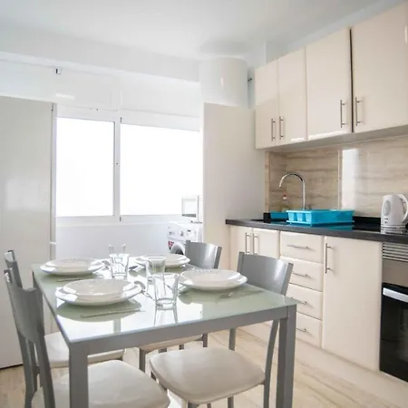 דירה Beautiful Two Bedroom Next To The Beachfront *